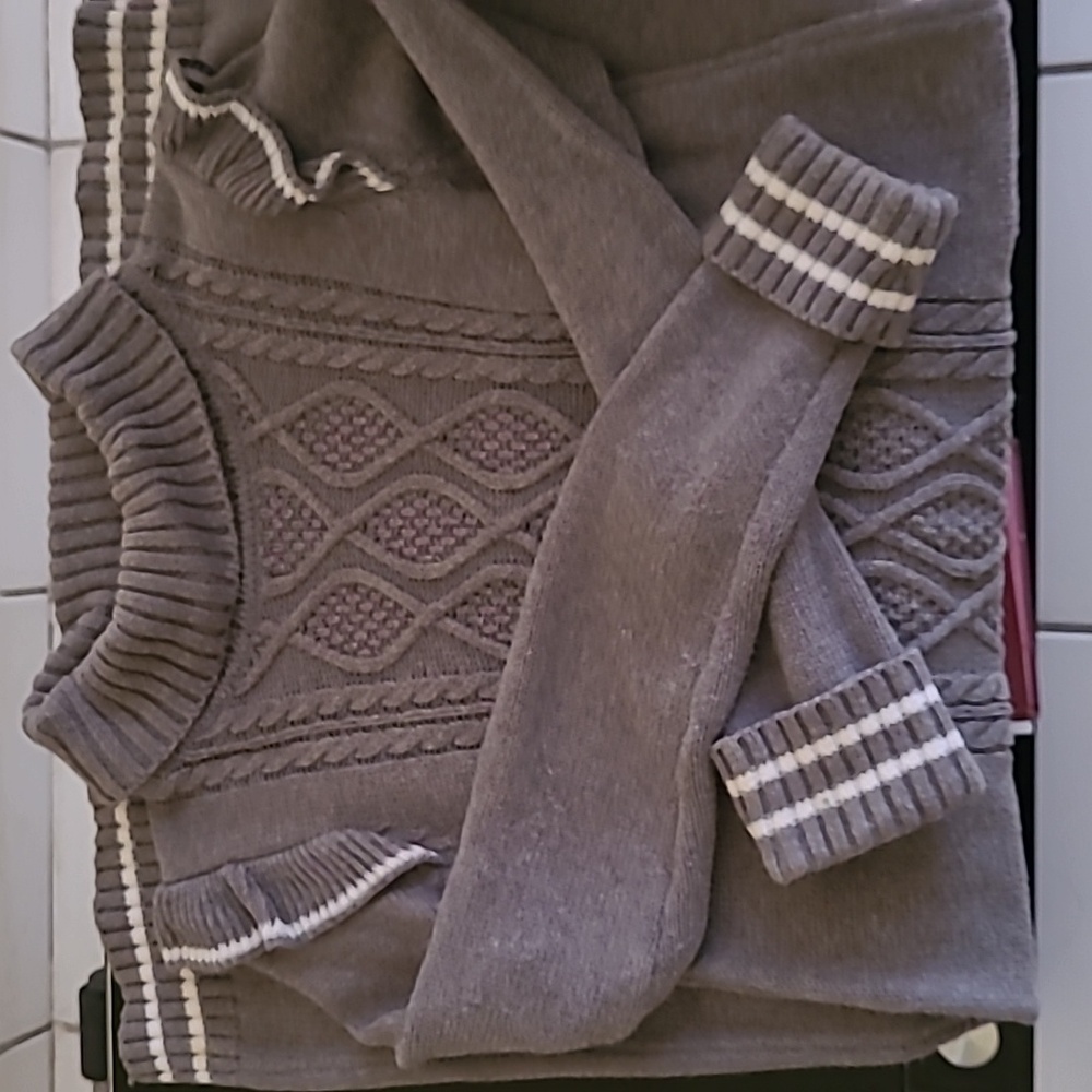 Size - Picture 1 of 1